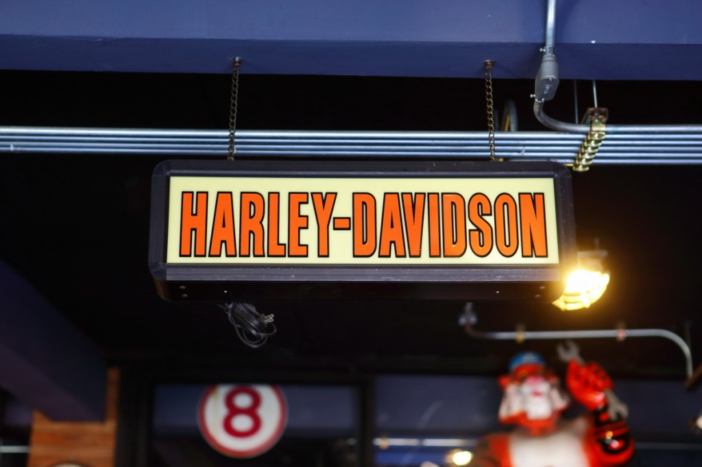ป้ายไฟ Harley-Davidson ของแท้นำเข้ามาจากอเมริกา
