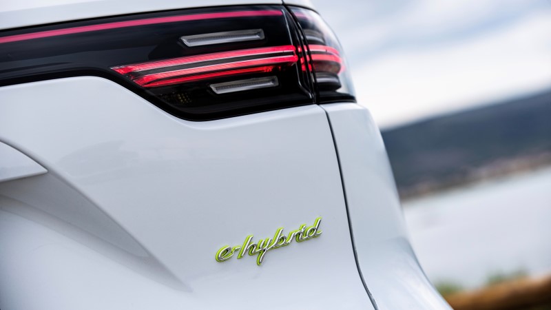 Porsche Cayenne E-Hybrid New Battery (2)